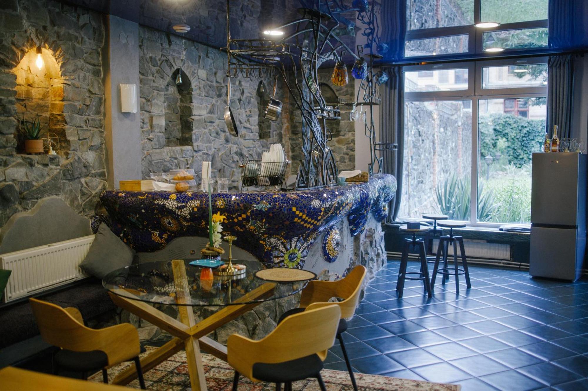 Gaudi Apartment In Lviv Exterior photo